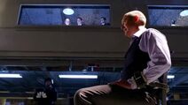 Reddington beim Verhör.jpg
