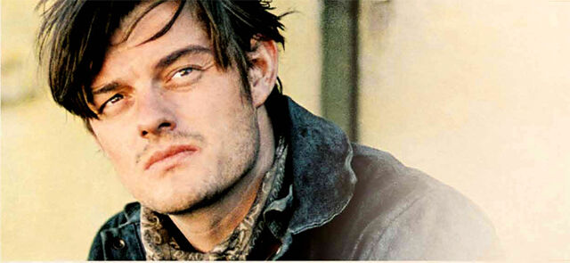 File:On-the-road-25-sam-riley.jpg