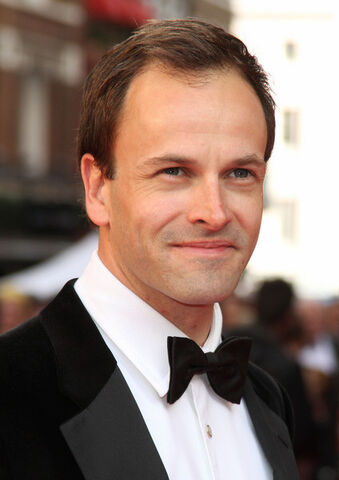 File:Jonny Lee Miller-LMK-064003.jpg