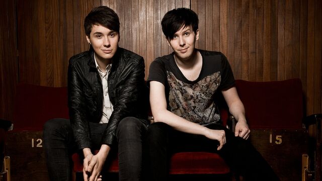 File:Danandphilphotoshoot.jpg