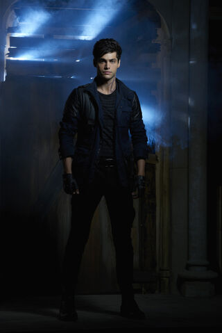 Fichier:Shadowhunters Alec.jpg
