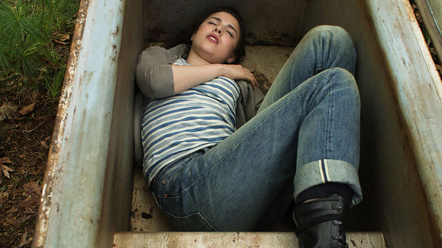 File:1x07 JillInFridge.jpg