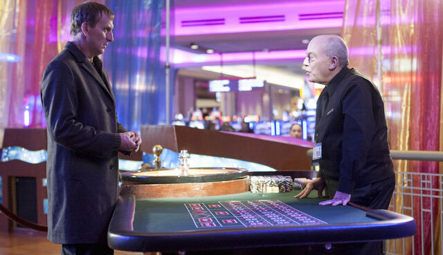 File:1x03 MattAtTheCasino.jpeg
