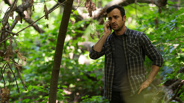File:1x08 KevinLeavingAMessage.jpg