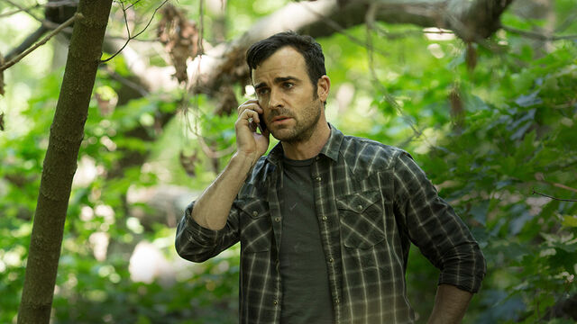 File:1x08 KevinCallingNora.jpg