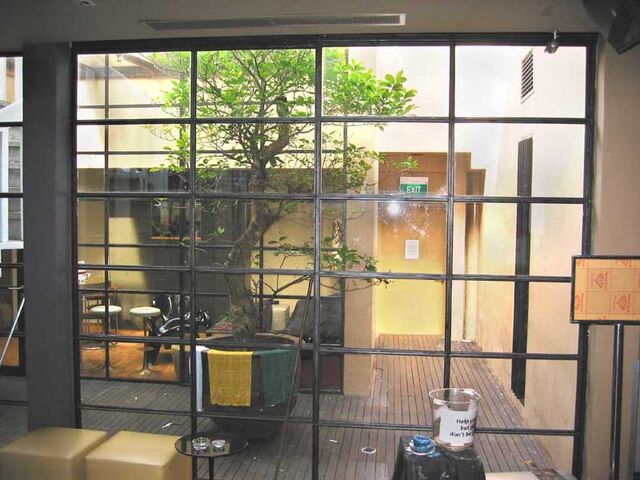 File:HappyDisco005.jpg