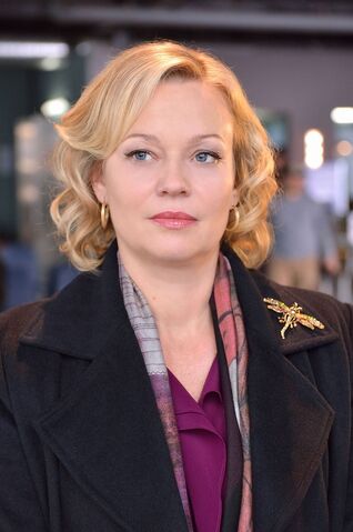 File:Samantha-Mathis Councilwoman-Justine-Faraldo small.jpg