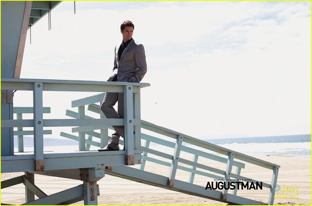 File:Robbie Amell 143.jpg