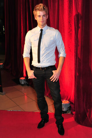 File:Luke Mitchell 069.jpg