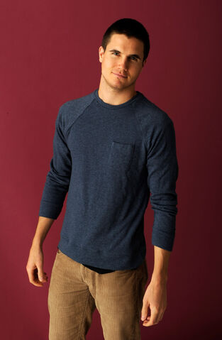 File:Robbie Amell 008.jpg