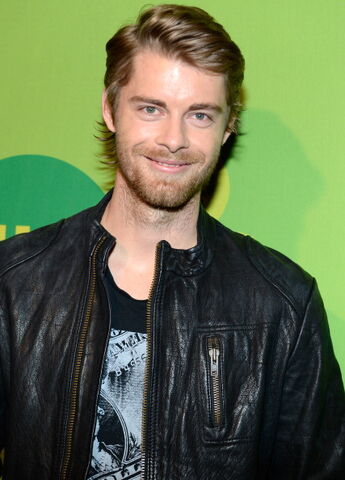 File:Luke Mitchell 043.jpg