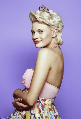 File:Chloejasmine.jpg