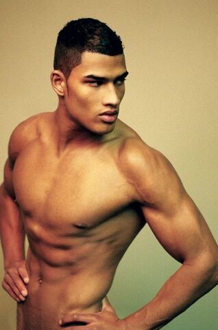 File:Rob-evans-by-joseph-bleu-4.jpg