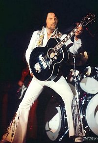 File:Aragorn Elvis.jpg