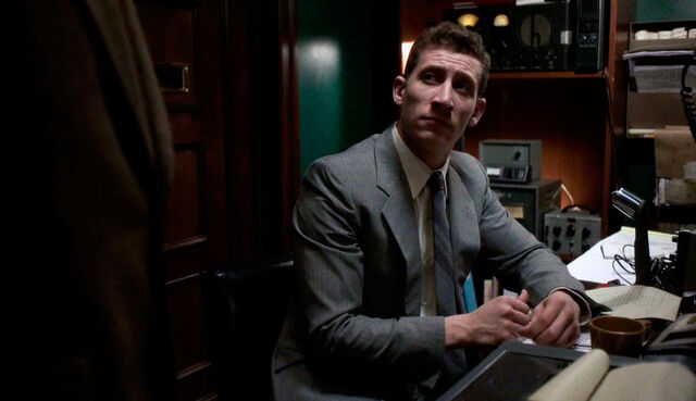File:The americans-radio room-the deal.jpg