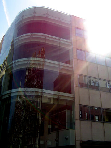 Archivo:Emi building.jpg