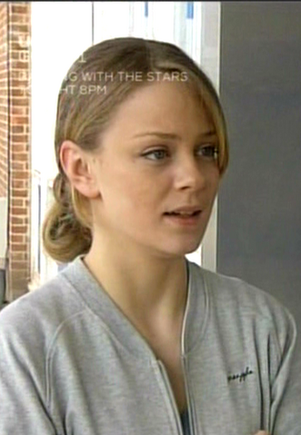 File:HollyPerkins-OutsideSunHill-Epi429.png