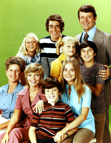 File:TheBradyBunch1972.jpg