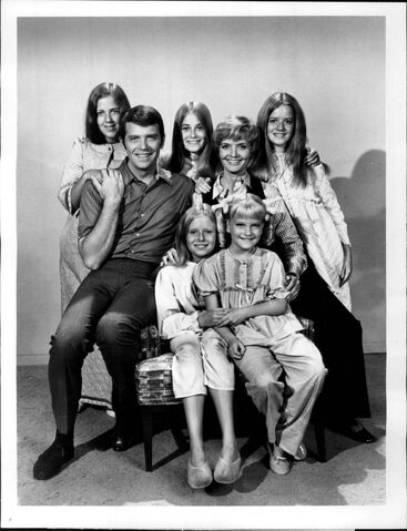 File:BradyGirlsAndDaughters.jpg