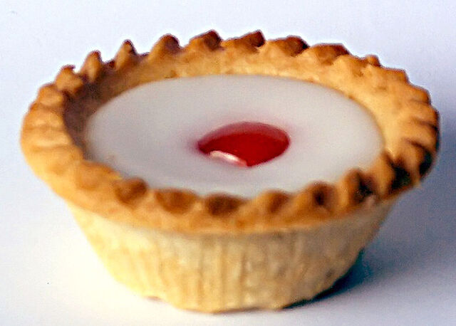 File:800px-BakewellCake.jpg