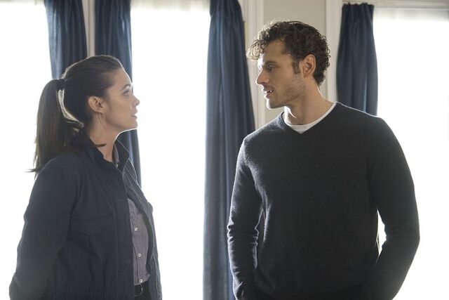 File:1x02-7.jpg
