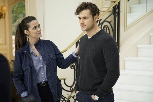 File:1x02-5.jpg