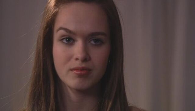 File:Elizabethmclaughlin 1260243711.jpg