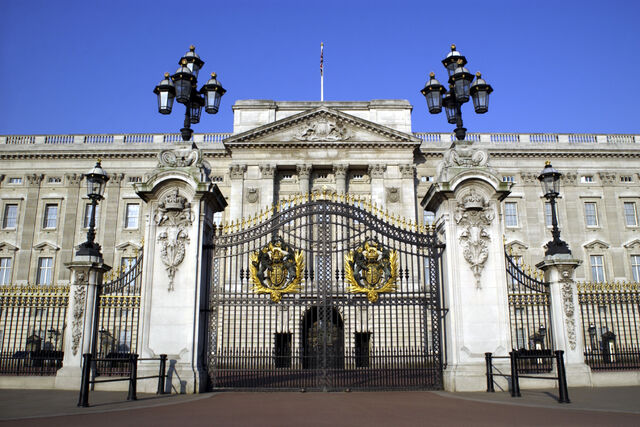File:Buckingham-Palace.jpg