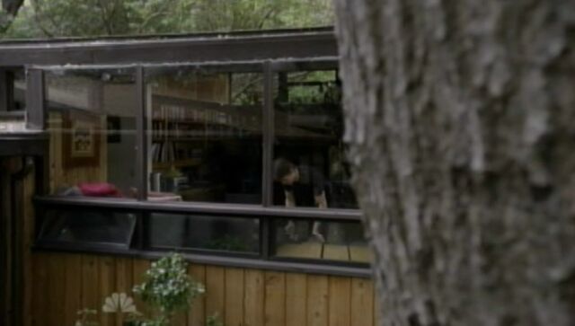 File:1.06-WatchingSean.jpg