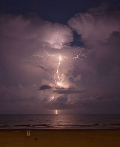 File:Lightning062611.jpg