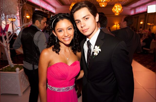 Fichier:The-fosters-quinceanera-21.jpg