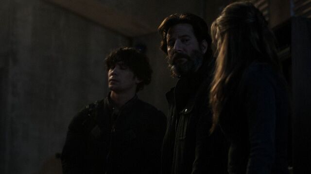 File:The100 S4 The Other Side Marcus Abby.jpg