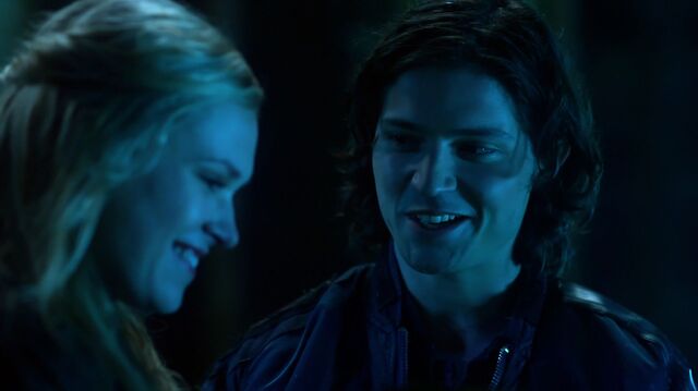 File:Finncollins-clarkegriffin-pilot.jpg