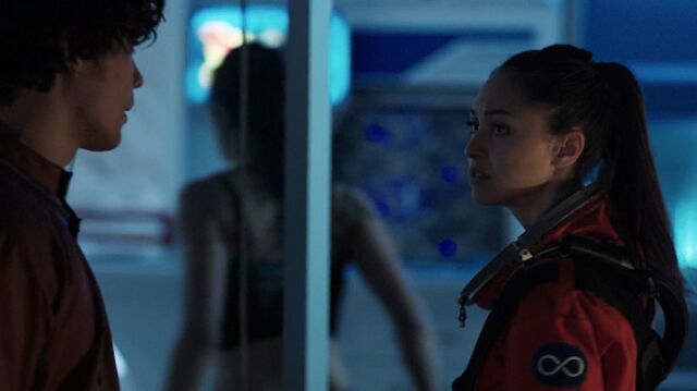 File:The100 S4 Praimfaya Bellamy Raven 4.jpg