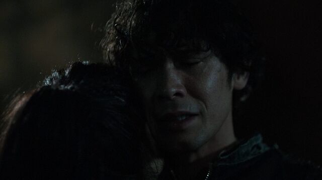 File:The100 S4 The Other Side Bellamy Octavia.jpg