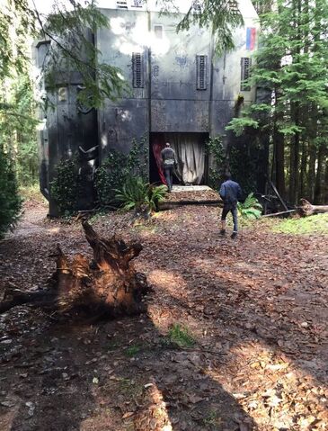 File:Fallen - BTS 7.jpg