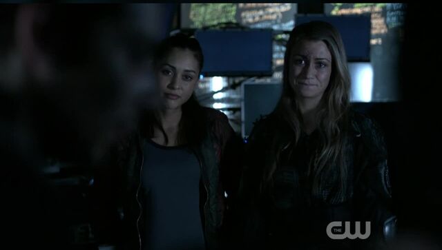 File:HarperAndRaven 3x16.jpg