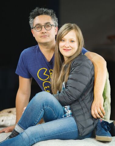 File:Alessandro Juliani Hug.jpg