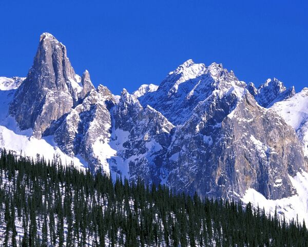 File:Mountain range.jpg