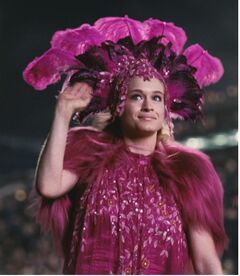 Glimmer en el desfile de tributos.jpg