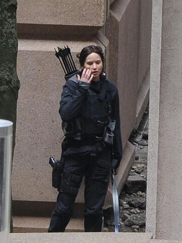 File:JLaw on set 4.jpeg