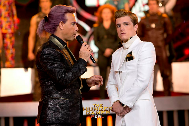 File:Caesar-peeta-catching-fire interview.png