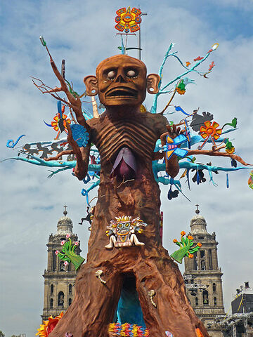 File:The statue.jpg