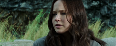 Katniss cantando El Árbol del Ahorcado.png