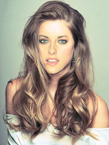 File:Light-brown-wavy-hair.jpg