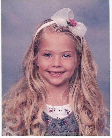 File:Ashley-benson-as-a-kid.jpg