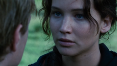 Katnisshablandoconpeeta.png