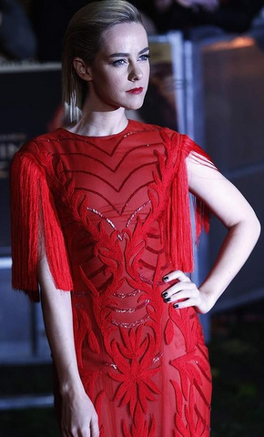 Archivo:Foto de Jena en la premiere.png