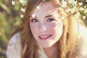 296px-Cute flower person-1-
