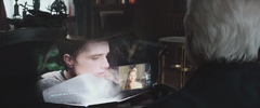 Presidente Snow hablando con su nieta en Sinsajo.png